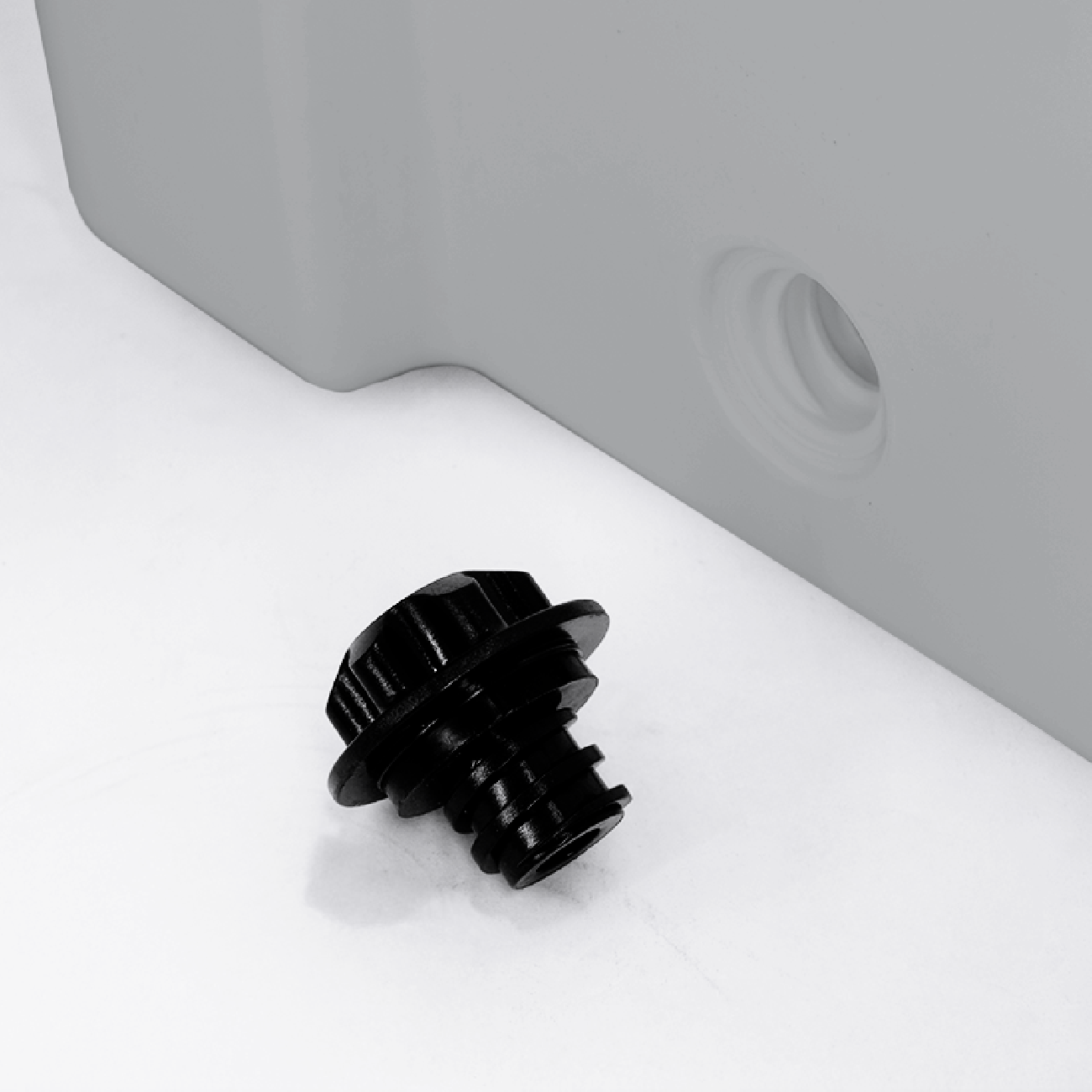 Raptor Cooler Polar Hand Carry 55