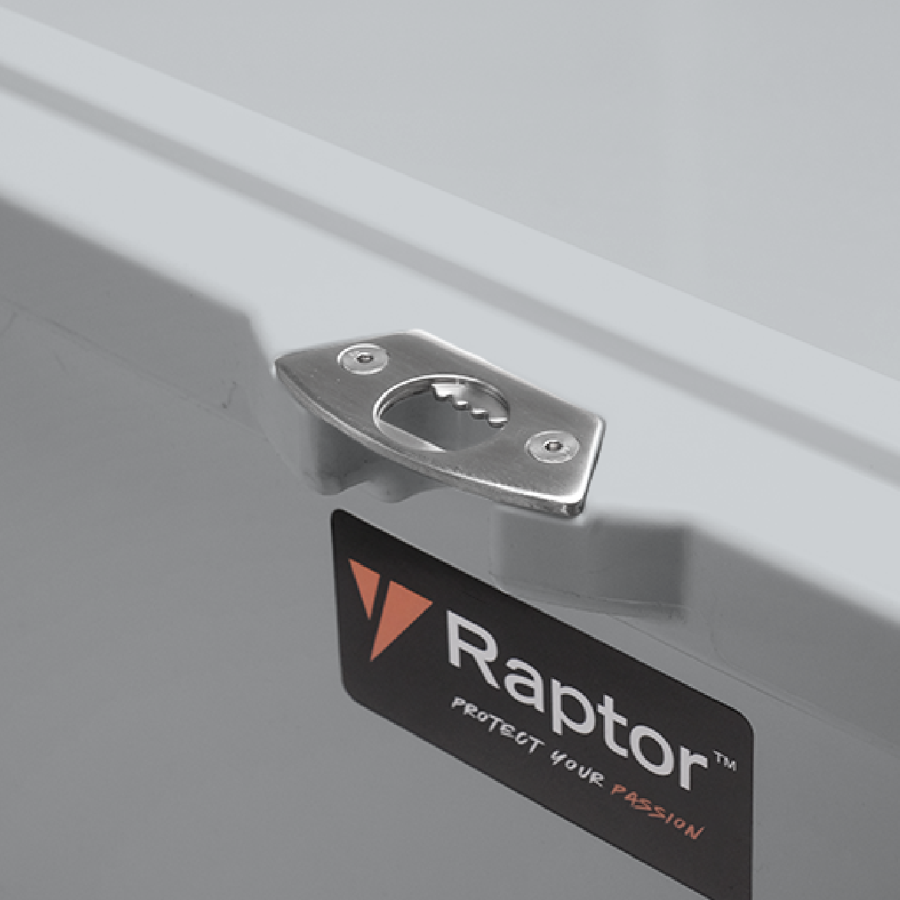 Raptor Cooler Polar Hand Carry 75